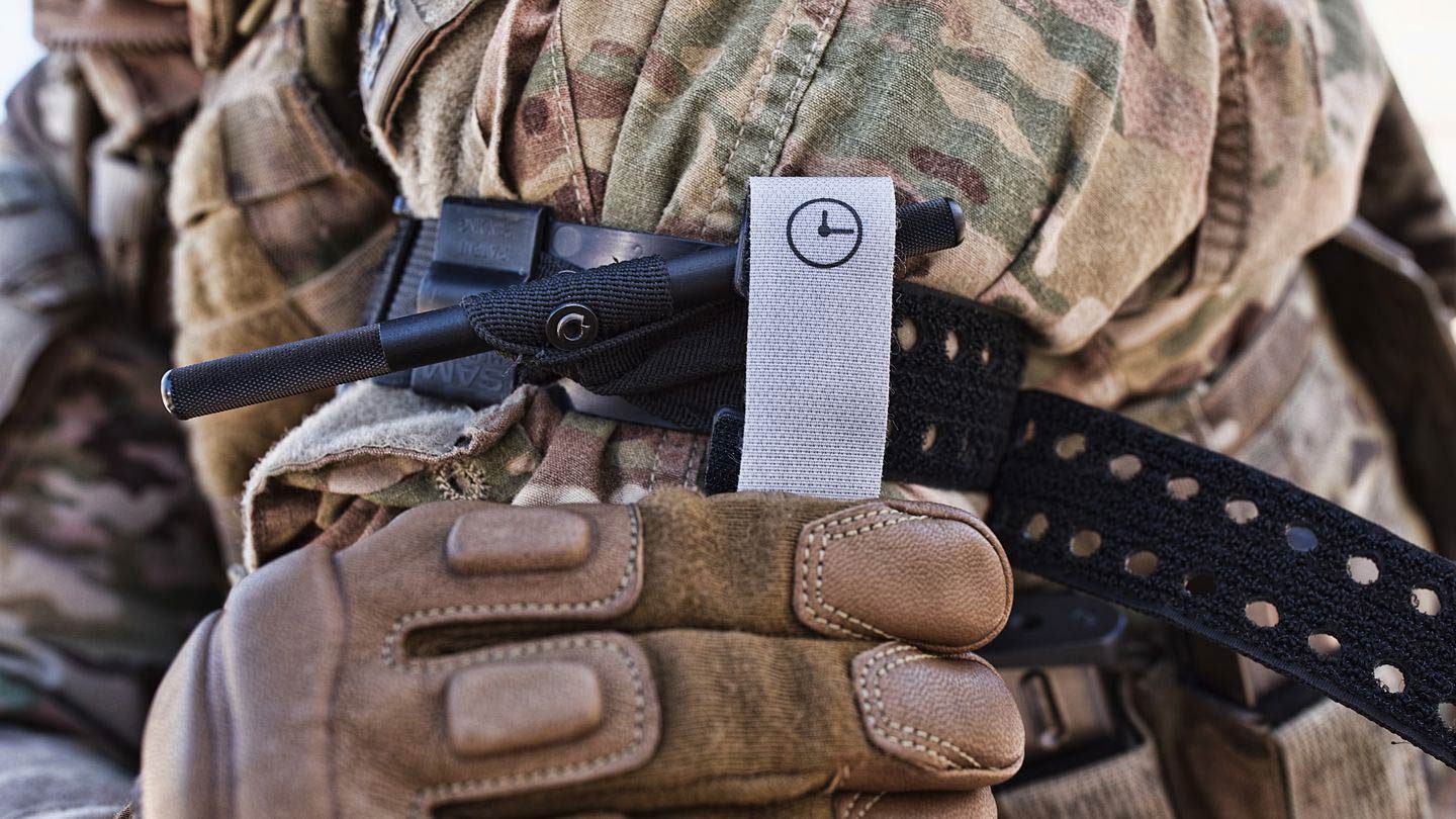 SAM XT Extremity Tourniquet - Black & Blue